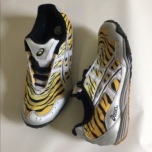 ASICS  Athletic Cleats UNISEX Shoes ❤️